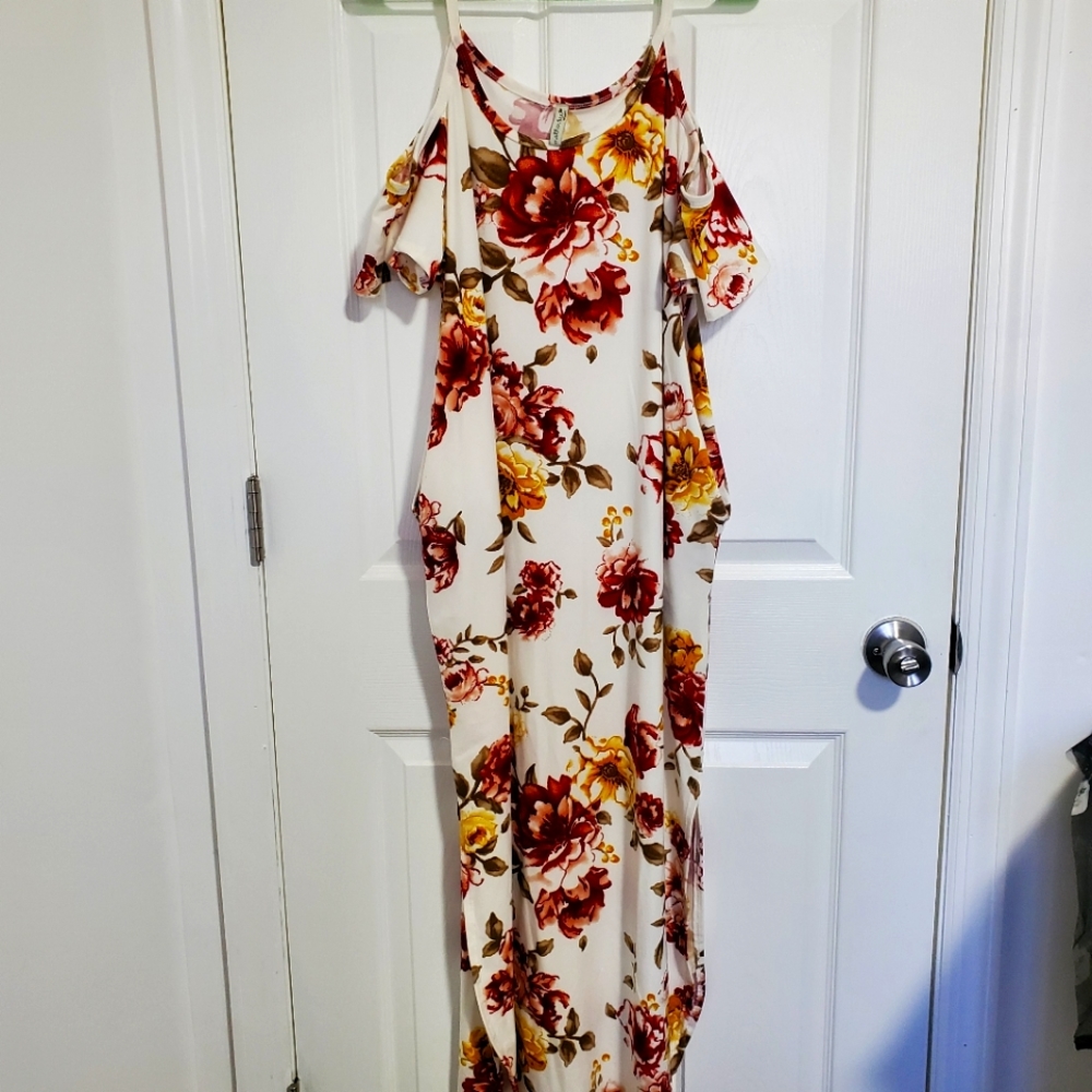 🌼Maternity Dress So Soft Blush Floral Dress